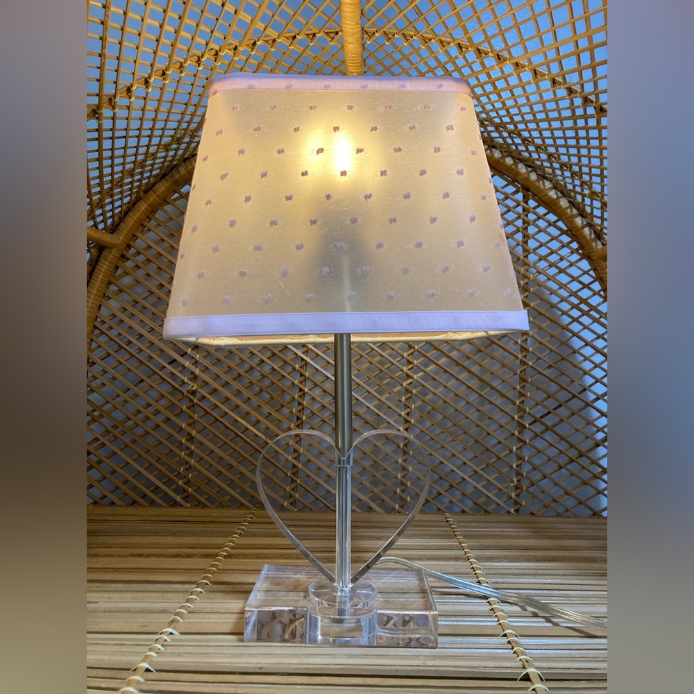 🦋2 For $50🦋Heart-Shaped Clear Table Lamp with Cream Shade